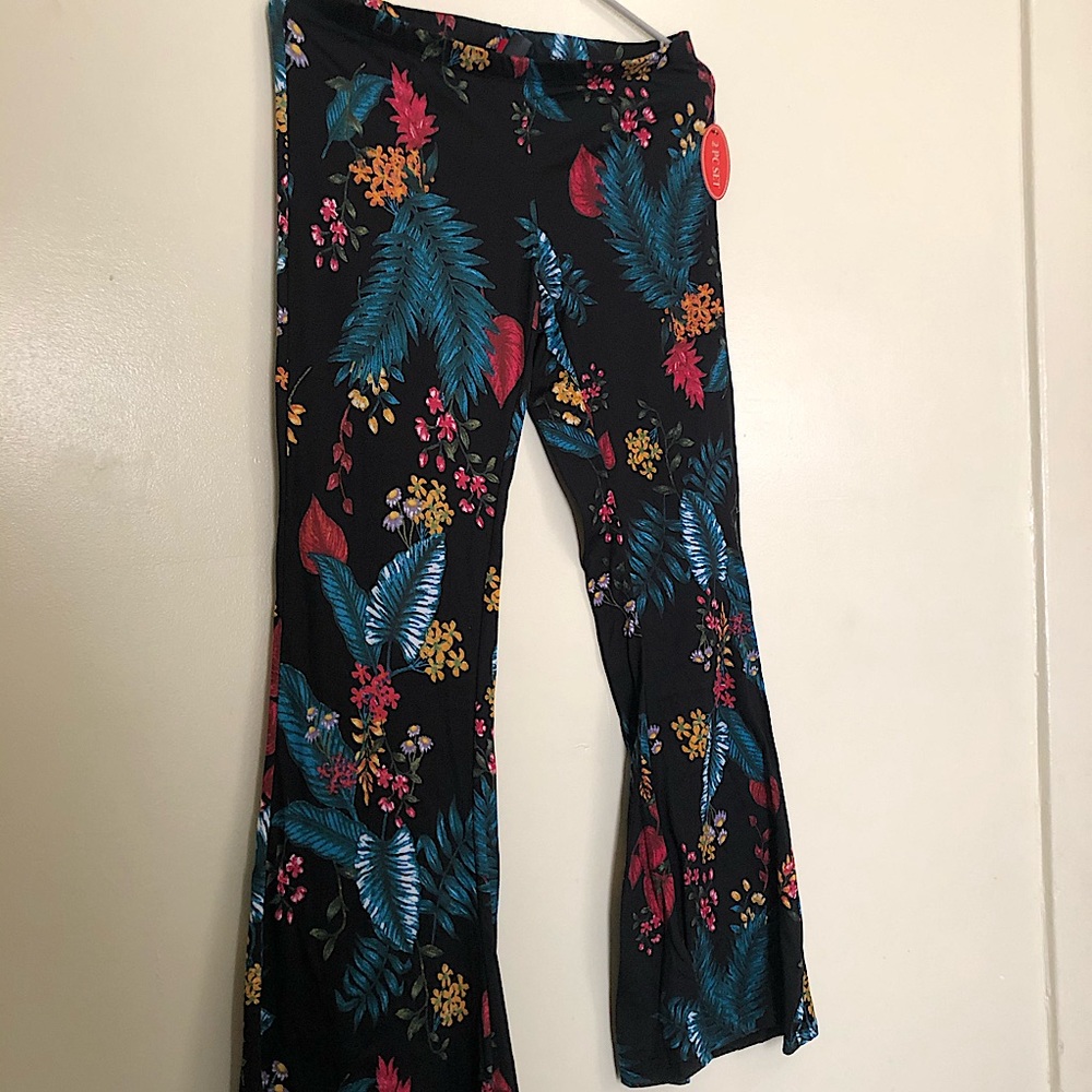 Print flared leggings